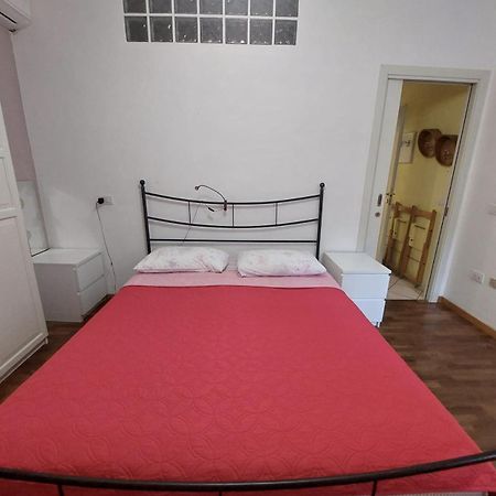 Apartament Bilocale Centro Storico Pesaro Zewnętrze zdjęcie