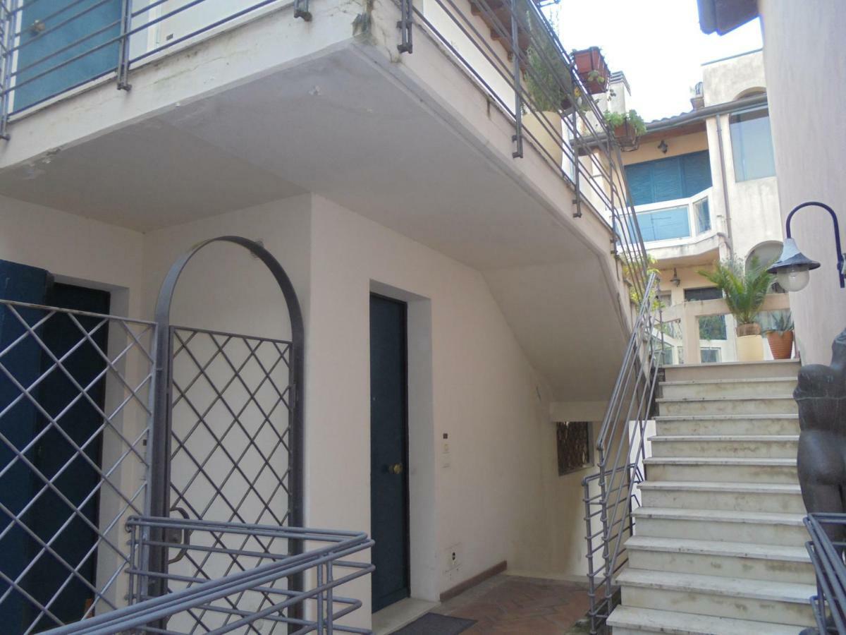 Apartament Bilocale Centro Storico Pesaro Zewnętrze zdjęcie