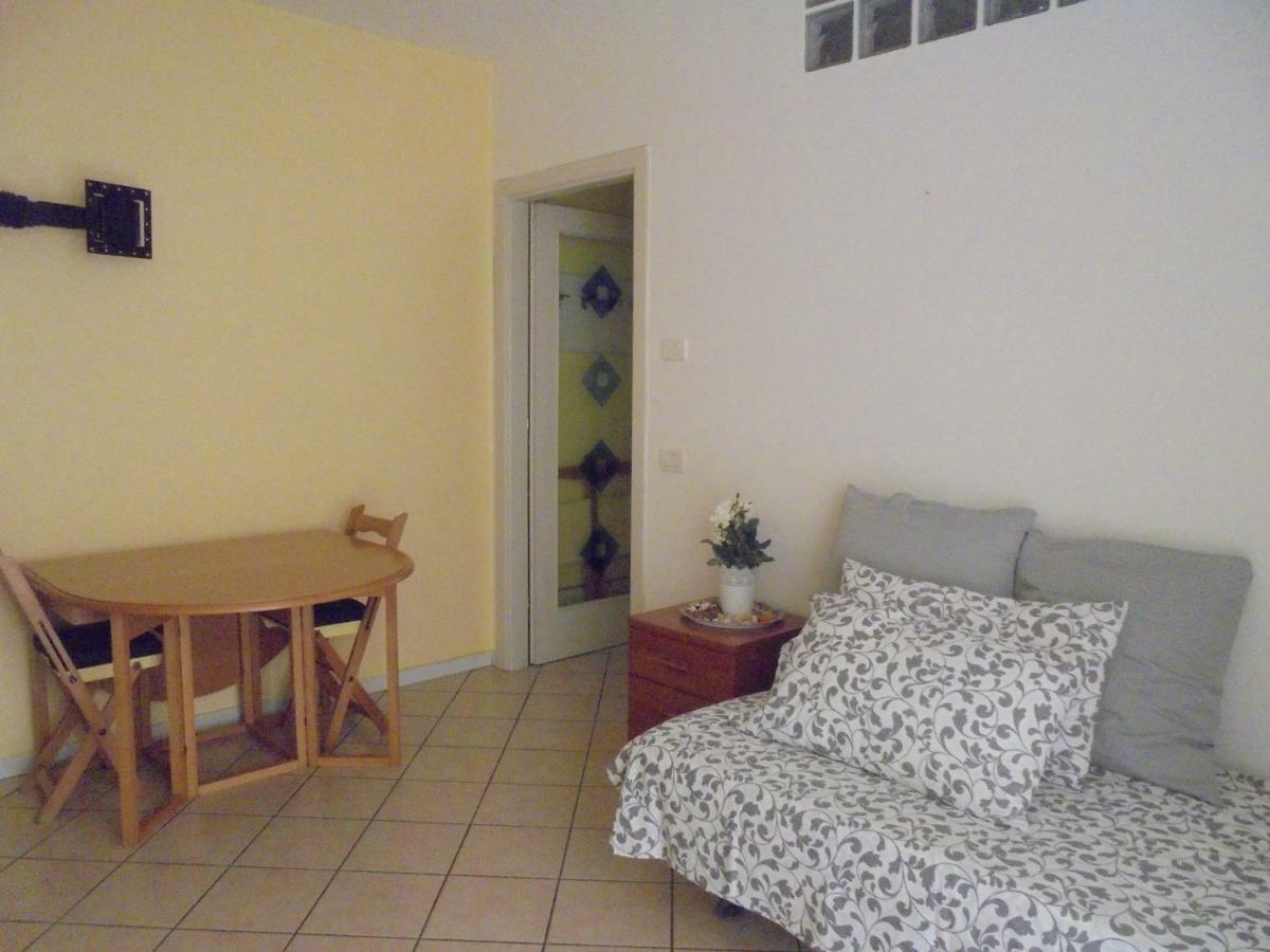 Apartament Bilocale Centro Storico Pesaro Zewnętrze zdjęcie